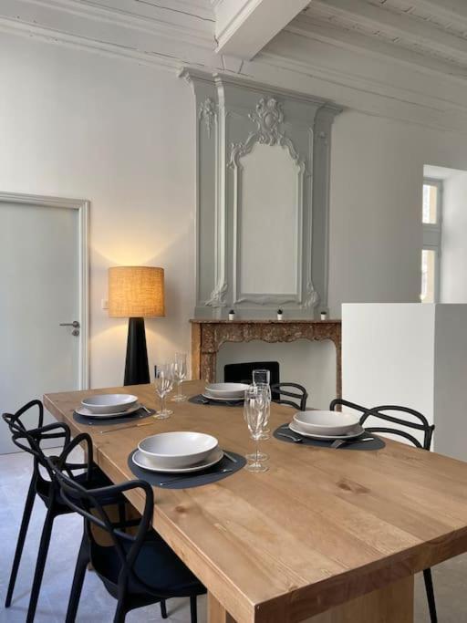 Appartement Avec Ventilateurs Proche Du Palais Des Papes Avignon Eksteriør billede
