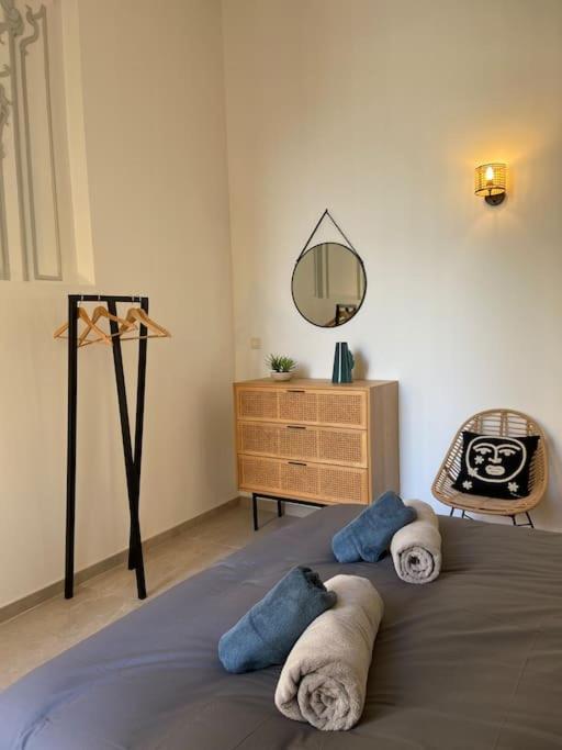 Appartement Avec Ventilateurs Proche Du Palais Des Papes Avignon Eksteriør billede